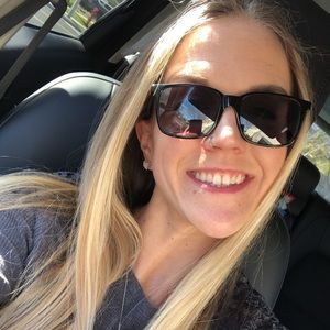 Meet your Posher, Alicia